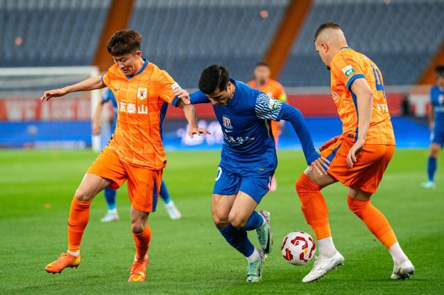 mk体育官网-申花登泰山成功领跑中超 斯卢茨基达成百分目标