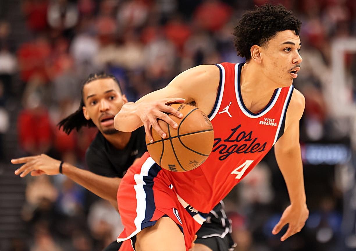 mk体育APP-表现确实不算糟糕，但快船锋线新秀显然还能够做得更好一些？