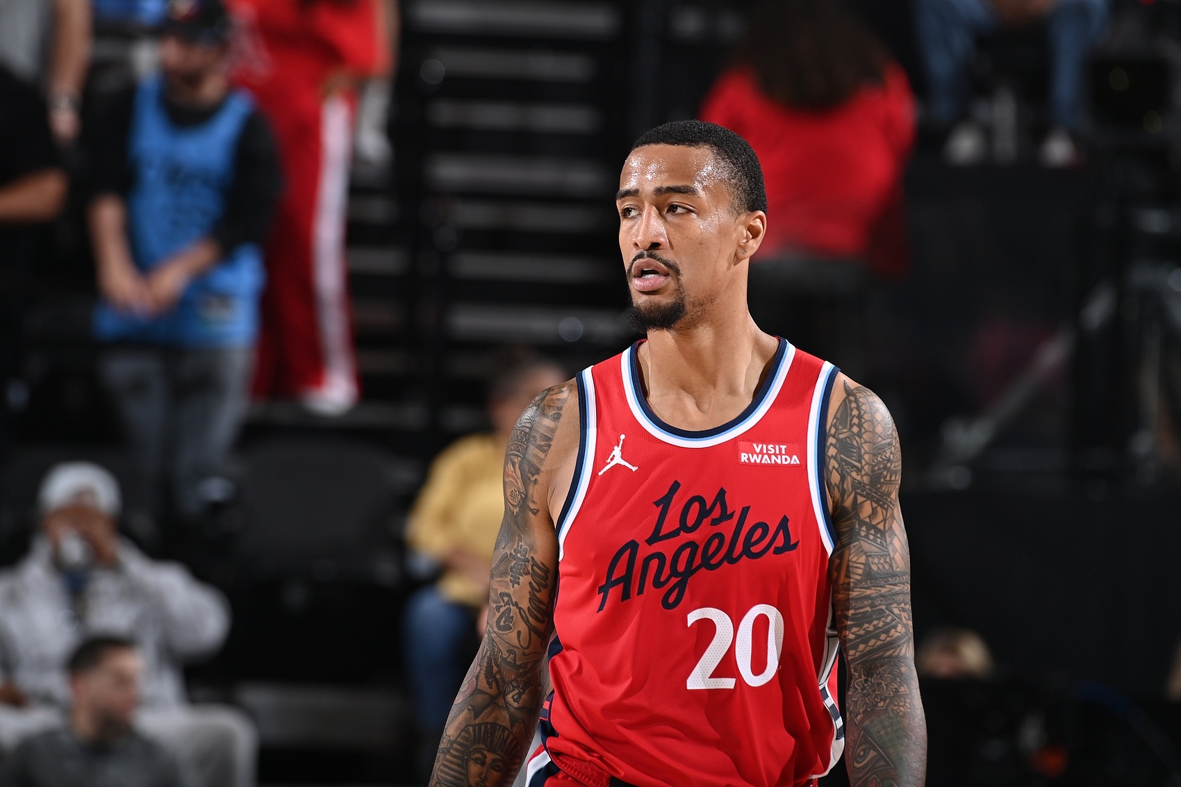 mk体育-科林斯谈小卡受伤：他是个出色的领袖 不想看到他受伤